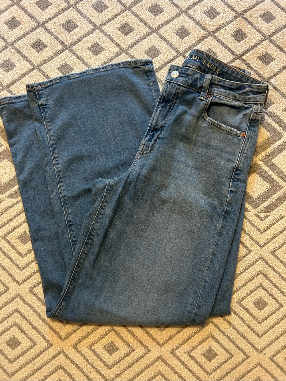 American Eagle Outfitters Women’s Size 6 Tall Blue Relaxed Jeans